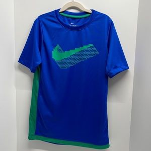 Nike Boys DRI-FIT, Soccer T-Shirt, short sleeve jersey, size Large
